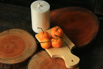 This photo is a fresh orange fruit.