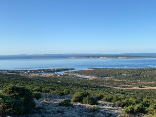 Fototapeta na wymiar Insel Pag in Norddalmatien Kroatien Adria Mittelmeer im Spätsommer