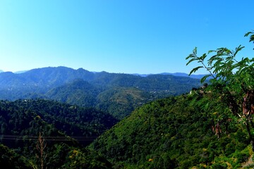 Fototapeta na wymiar Beautiful mountains with sky in Himachal Pradesh India