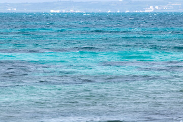 宮古島の曇天の海