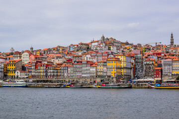 Fototapeta na wymiar Boulevard of Porto