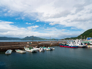 Fototapeta na wymiar 呉市鹿島の港風景