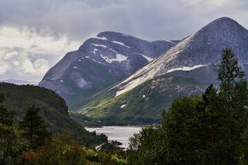 Fototapeta premium lake in the mountains