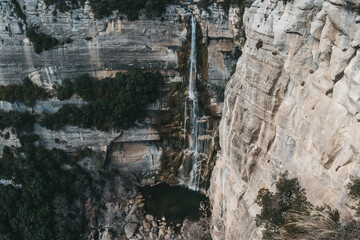Fototapeta na wymiar Cascade waterfall in the Spanish Pyrenees 
