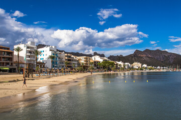 Fototapeta na wymiar Strand in Port de Pollenca, Mallorca, Spanien