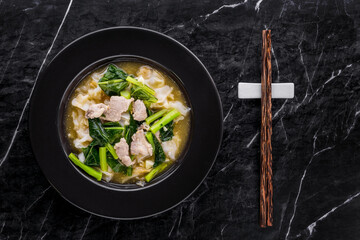 Noodles with Pork in Gravy Sauce