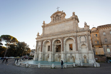 Fototapeta na wymiar Roma, sul colle Gianicolo la Fontana dell'Acqua Paola, più comunemente nota come Er fontanone