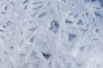 Eiskristalle, - gefrorenes Wasser, frostige Wintertextur. Makroaufnahme