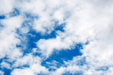 Obraz premium Blue sky with white clouds