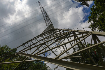 Strommast in der Natur