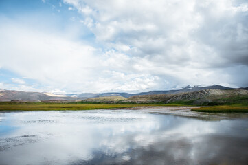 Obraz premium Lake Tso Kar, Panoramas of the Himalayas, North India, Ladakh and Kashmir, Zanskar, Tibet and the Tibetan plateau, lake in the mountains