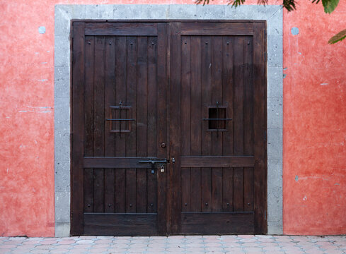 Puertas de madera-Old wooden door