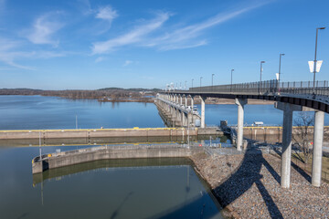 Obraz premium bridge over the river