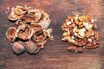 Peeled walnut kernels