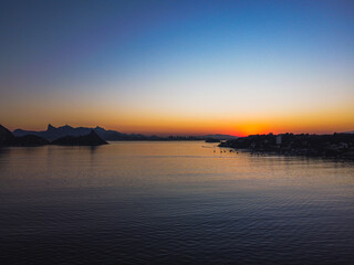 SUNSET EM NITER&Oacute;I