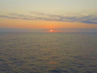 Fototapeta premium sunrise over the sea