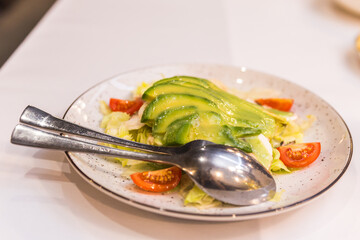 fish with lemon and vegetables