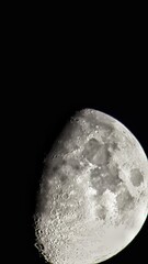 Luna detalle de los cr&aacute;teres 