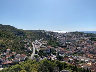 Obraz premium Hvar Insel und Stadt - Dalmatien Kroatien Adria Mittelmeer - Spanische Festung im Spätsommer