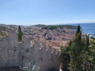 Hvar Insel und Stadt - Dalmatien Kroatien Adria Mittelmeer - Spanische Festung  im Spätsommer