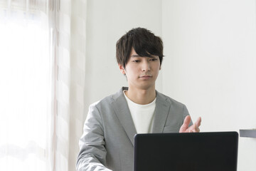 テレワーク　リモートワーク　Web会議　イメージ
