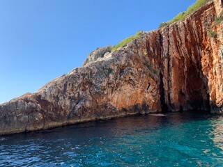 Hvar Insel und Stadt - Dalmatien Kroatien Adria Mittelmeer - Ausflugsziel rote Felsen zum Tauchen...