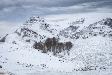 Fototapeta na wymiar landscape of urkiola natural park in winter season, Spain