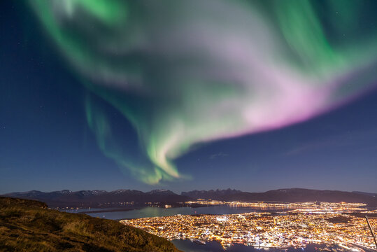 aurora borealis © lorenzoragazzi