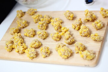 fried corn,Corn Pops
