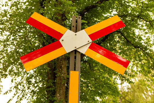 swedish railroad crossing sign