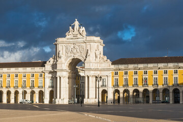 Fototapeta na wymiar Praca do Comercio Square with triumphal arch, statue of King José I and traditional architecture in Lisbon, Portugal