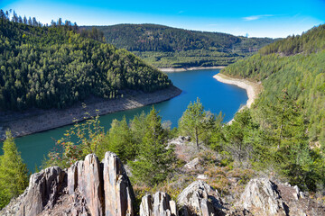 Blick vom Schneiderfelsen auf die Talsperre Leibis-Lichte