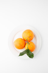 Arance su bianco
