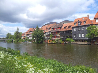 Fototapeta na wymiar Houses beside a river in Bamberg