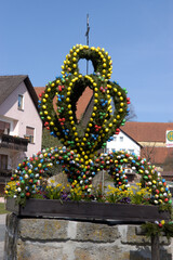 Osterbrunnen in Kalteneggolsfeld