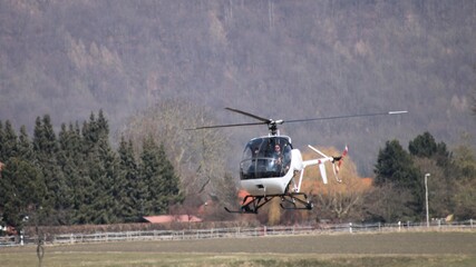 Hubschrauber landet auf den Flughafen PORTA 