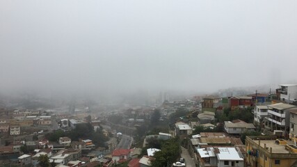 Obraz premium Despertar en Valparaíso - Chile - Waking up in Valparaíso - Chile