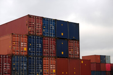 Cargo containers in a container terminal ready for ocean transport - Stockphoto