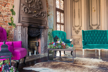 Fototapeta na wymiar Luxury old custle interior. Large hall with columnes. beautiful furniture stylized baroque style