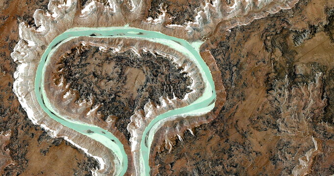 the eraserhead,  United States, abstract photography of relief drawings in  fields in the U.S.A. from the air, Genre: Abstract Naturalism, from the abstract to the figurative,  