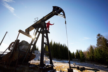 Engineer for oil and gas production in the mountains