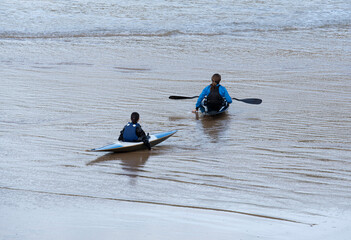 canoeists trapped in the sand