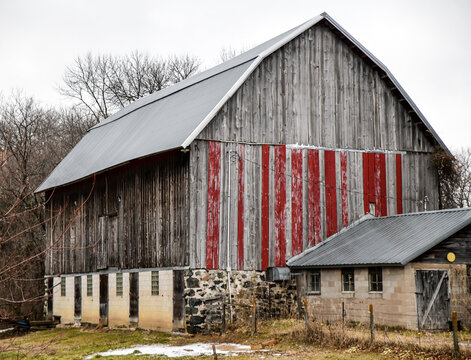 weathered and old vintage farm barn
