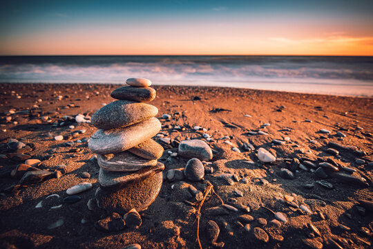 Strand und Meer im Abendrot