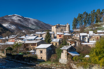 Seix village pyr&eacute;n&eacute;en sous la neige