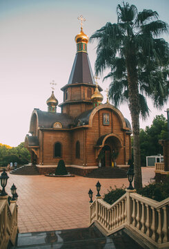 A vertical shot of the Iglesia Ortodoxa Rusa San Miguel Arcangel in Alicante, Valencia, Spain