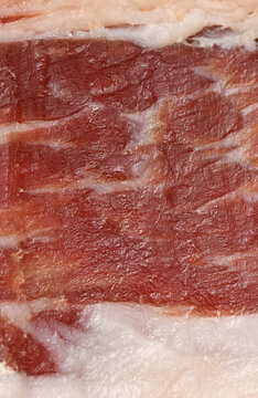 Jam&oacute;n ib&eacute;rico de cerdo cortado.