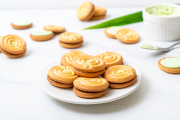 cookies with pandan cream