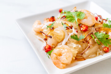 pamelo spicy salad with shrimps or prawns