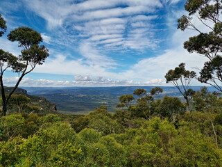Fototapeta na wymiar Beautiful view of mountains and valleys, Narrow Neck Lookout, Blue Mountain National Park, New South Wales, Australia 